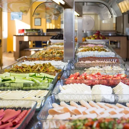 Tuntas Semesteranläggning (resort)